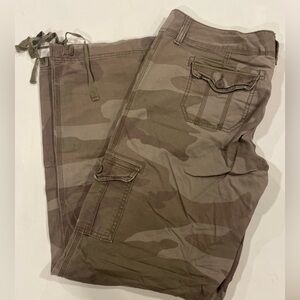 American Eagle like new army print pants size 10